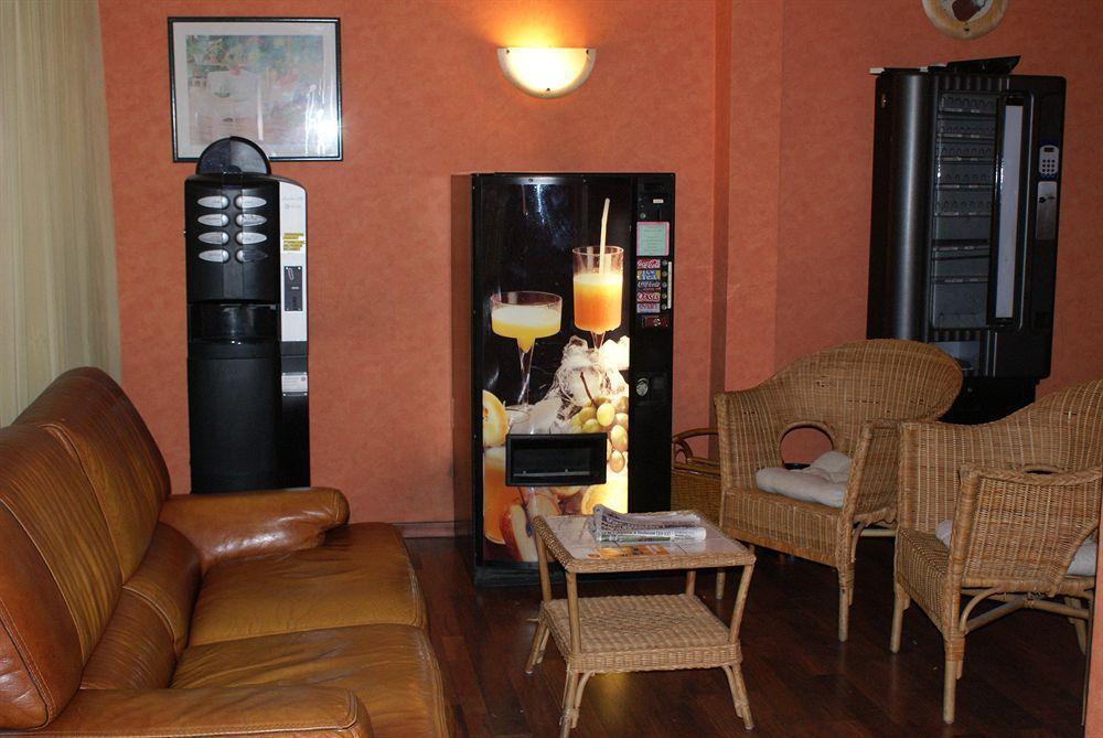 Hotel Jaures ตูลง ภายนอก รูปภาพ