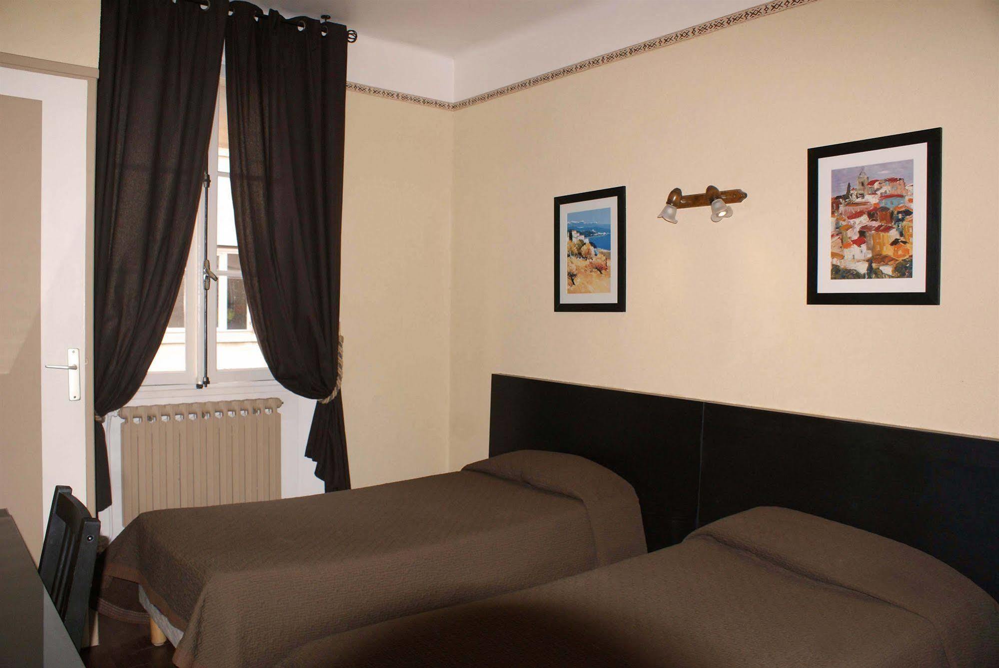 Hotel Jaures ตูลง ภายนอก รูปภาพ