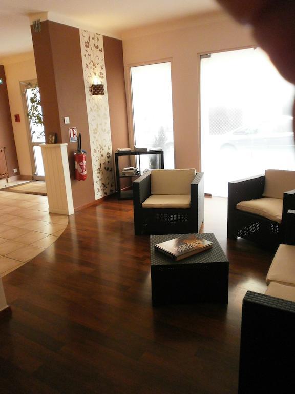 Hotel Jaures ตูลง ภายนอก รูปภาพ